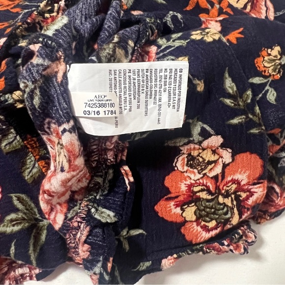 American Eagle Women’s High Waisted Flowy Floral Ruffle Shorts in Navy Size S - Picture 9 of 10